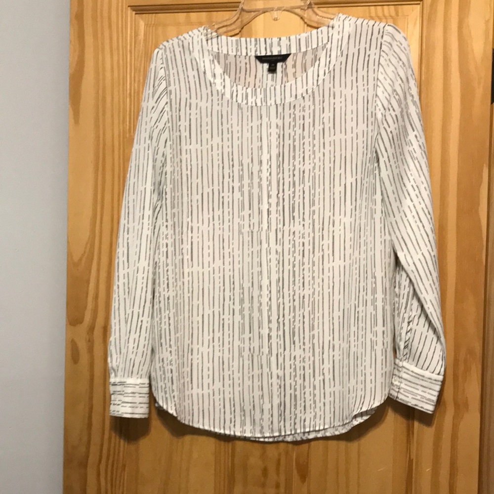 Banana Republic long sleeve white and black top